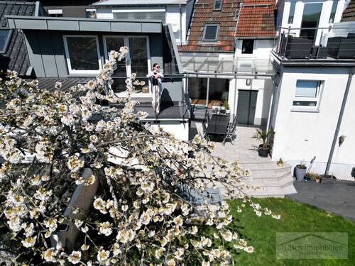 Hausansicht - 8 Zimmer Einfamilienhaus zum Kaufen in Taunusstein / Neuhof