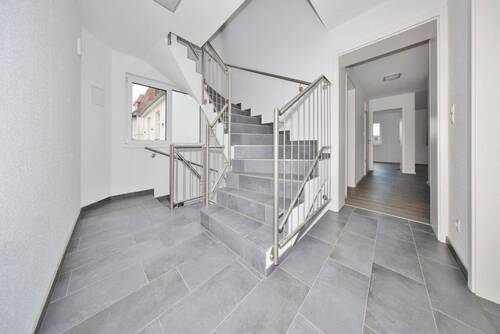 Treppenhaus - Etagenwohnung mit 73,00 m&sup2; in Wilhelmshaven zum Kaufen