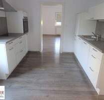 Sanierte, schöne Wohnung im Hochparterre mit EBK - Sulzbach-Rosenberg