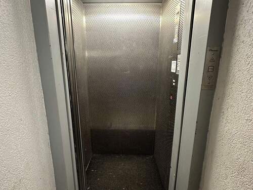 Aufzug - 4 Zimmer Büro zur Miete in Düsseldorf