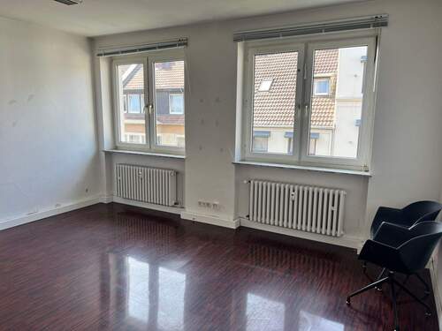 Büro 1 Ans. 1.jpeg - 