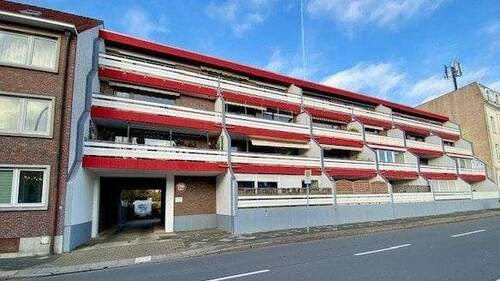 Außergewöhnliche Architektur in zentraler Lage - 3 Zimmer Etagenwohnung zum Kaufen in Wilhelmshaven