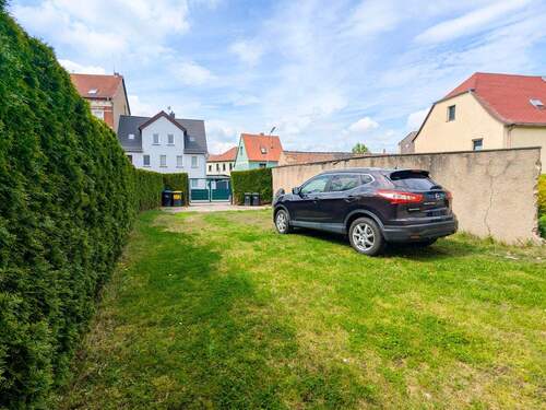 Zufahrt zum Grundstück - 