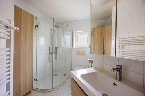 Badezimmer EG - 5 Zimmer Mehrfamilienhaus, Wohnhaus in Erligheim