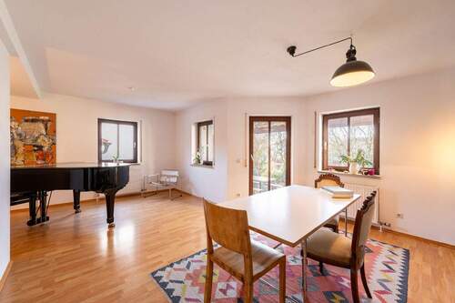 Wohnzimmer - 4 Zimmer Doppelhaushälfte zum Kaufen in Weßling