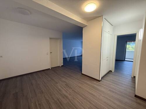 Originalfoto Eingangsbereich - Etagenwohnung mit 75,00 m&sup2; in Bad Neuenahr-Ahrweiler zum Kaufen