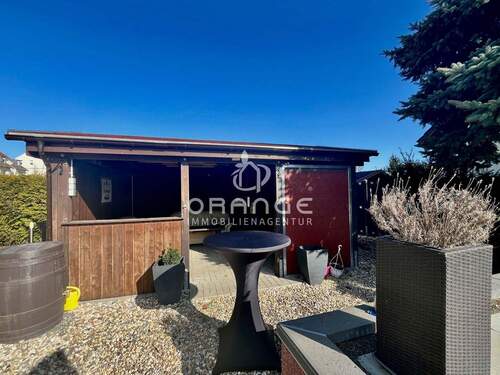 Gartenhaus mit Sitzgelegenheit - 