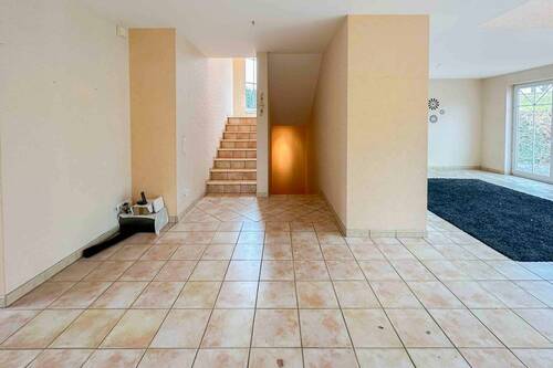 Flur - 8 Zimmer Einfamilienhaus in Kürten