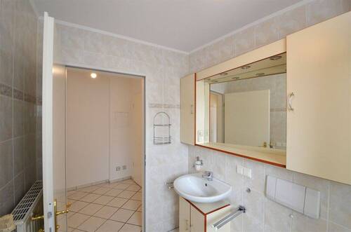 Badezimmer - Etagenwohnung mit 57,30 m&sup2; in Potsdam zum Kaufen