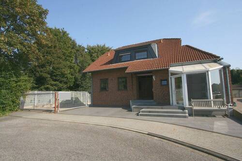 Hausansicht - Mehrfamilienhaus, Wohnhaus zur Miete in Erkelenz
