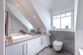 Badezimmer Dachgeschoss - 