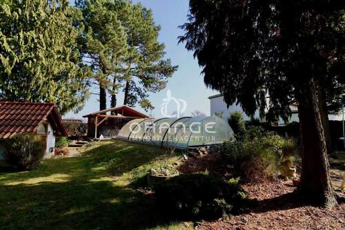 Pool - 9 Zimmer Mehrfamilienhaus, Wohnhaus in Leipzig- Burghausen / Rückmarsdorf