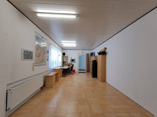 Durchgang zum Gewerbereich - 