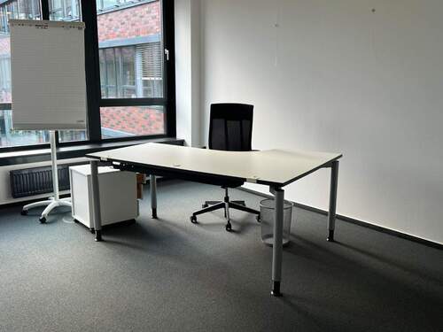 großes Büro/ Klima - Moderne, helle Arbeitsplätze in Eppendorf zu vermieten - All-in-Miete