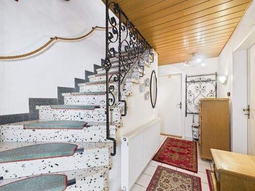 Eingangsbereich Erdgeschoss - 6 Zimmer Einfamilienhaus in Theres / Untertheres