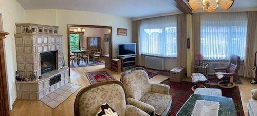 Wohnzimmer mit Kachelofen - 