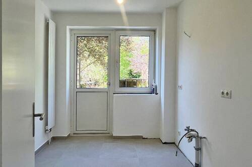 Eine Einbauküche wird bis zum Einzug vorhanden sein - Reihenmittelhaus mit 130,00 m&sup2; in Hamburg zur Miete