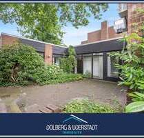 Wohnen auf einer Ebene: Attraktives Reihenendhaus als Bungalow mit Teilkeller und Stellplatz - Hamburg / Hummelsbüttel