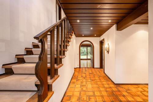 Flur - 5 Zimmer Doppelhaushälfte in Neuried