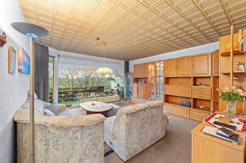 Wohnzimmer - 4 Zimmer Etagenwohnung zum Kaufen in Düsseldorf