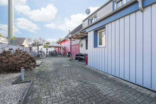 Innenhof - Einfamilienhaus mit 115,40 m² in Karlsruhe / Neureut zum Kaufen