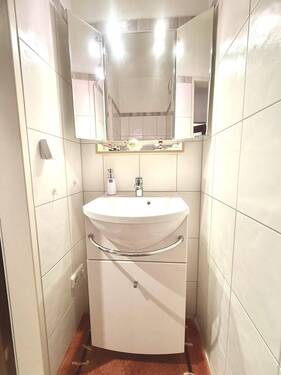 Gäaste-WC - Etagenwohnung mit 62,70 m² in Mülheim zum Kaufen