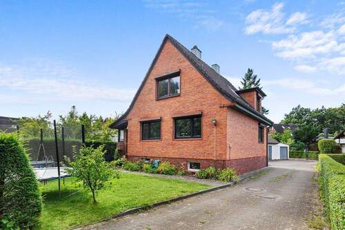 Ansicht - 6 Zimmer Einfamilienhaus in Hamburg / Rahlstedt