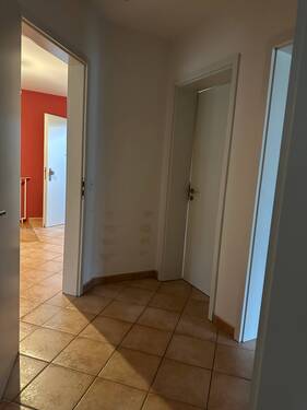 Flur - Etagenwohnung mit 165,00 m&sup2; in Grünwald zur Miete