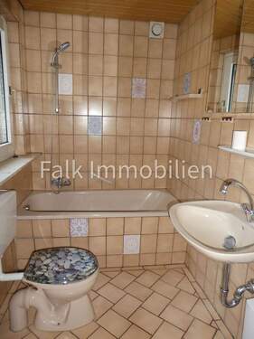 TL-Bad mit Badewanne EG - 