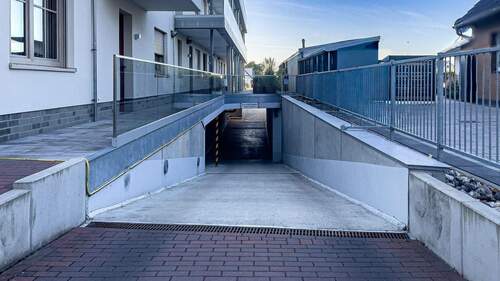 Tiefgaragenzufahrt - 
