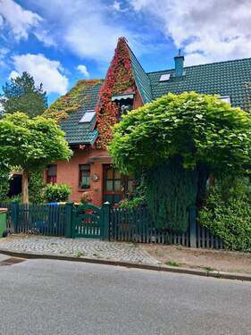 30 Zone - top Lage - Courtagefrei - Familie gesucht - exklusiv+besonders - perfekte Anbindung mit Bus+Bahn