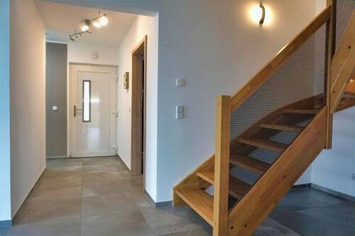 Flur - Einfamilienhaus mit 152,00 m² in Michelau zum Kaufen