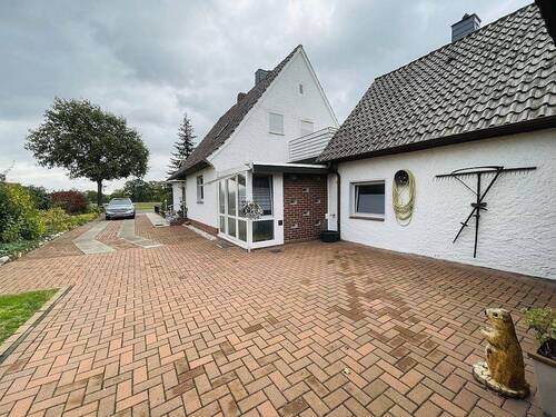 PKW-Stellplätze auf dem Hof - 