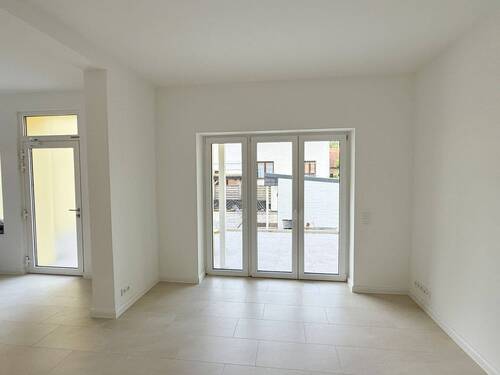 Eingang und Zugang zur Terrasse - Etagenwohnung mit 113,20 m² in Hamburg / Rissen zur Miete