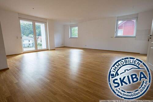 Wohnzimmer und Essbereich - Helle Wohnung mit großer Aussichtsterrasse in Hönningen-Liers an der AhrEifel