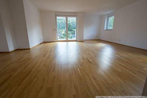 Wohn- und Essbereich Bild 2 - 4 Zimmer Etagenwohnung in Hönningen-Liers