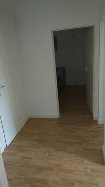 Flur zur Küche.jpg - 2 Zimmer Etagenwohnung in Pirna