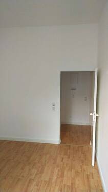 Schlafzimmer zum Flur.jpg - 