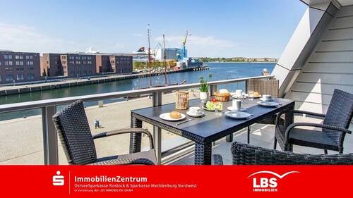 Blick aus der Loggia zum Hafen - Maritimes Flair inklusive Hafenblick