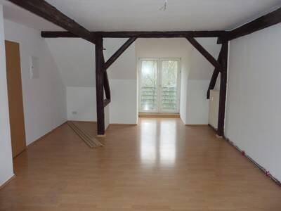 25006-1.jpg - - Gemütliche Dachgeschoss-Wohnung -