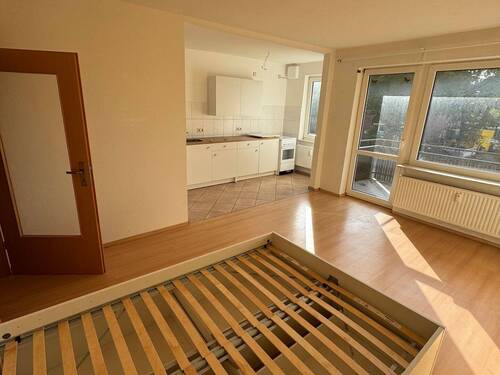 Küchenzeile gehört nicht zur Mietsache, kann auf Wunsch käuflich erworben werden - 1 Zimmer Etagenwohnung in Hamburg