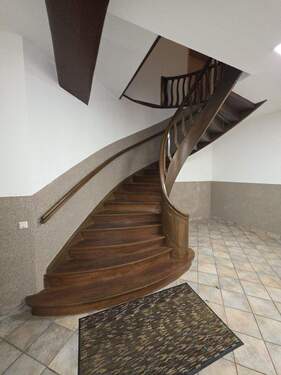 Holztreppe Flur - Etagenwohnung mit 107,00 m&sup2; in Kirchlinteln zur Miete