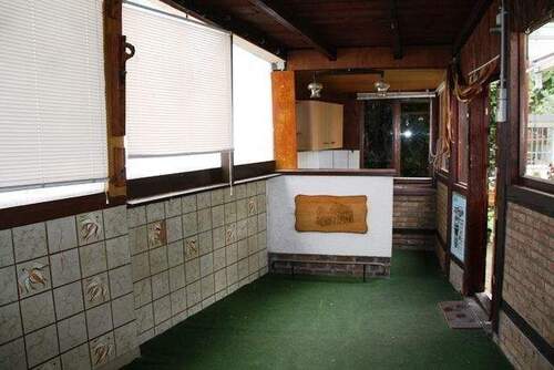 Partyraum hinter Garage.JPG - 