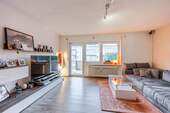 Wohnzimmer - 3 Zimmer Etagenwohnung zum Kaufen in Singen