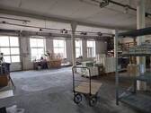 Bild 1 - Große Lagerfläche im Erdgeschoss mit Gabelstabler befahrbar