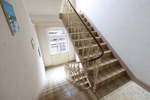Treppenhaus - 2 Zimmer Mehrfamilienhaus, Wohnhaus in Offenburg