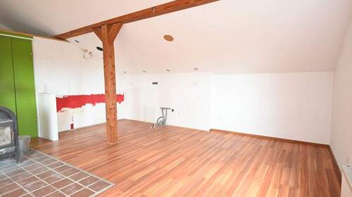 ...mit offenem Kochbereich - 3 Zimmer Etagenwohnung in Neumarkt-Helena