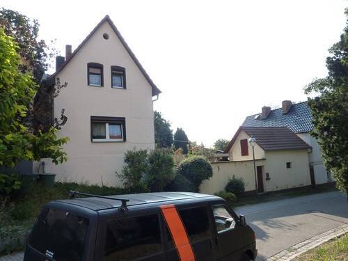 24031-1.jpg - - Teilunterkellertes Einfamilienhaus mit Nebengebäuden -