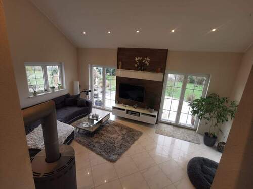 Hohe Decken im Wohnzimmer - 