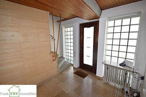 Flur EG, Einfamilienhaus mit Garage zum Kauf in Düsseldorf Urdenbach, Frank Ewe Immobilienmakler Düsseldorf - 